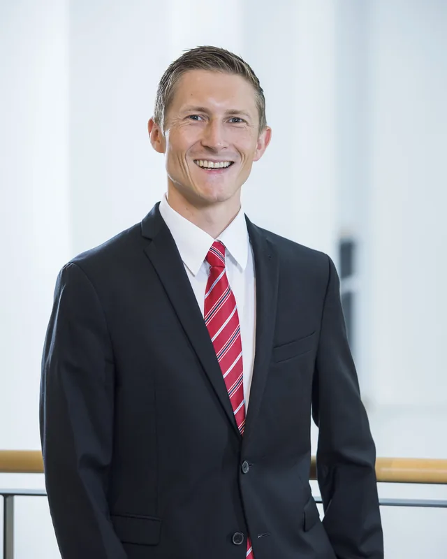 Porträt von Prof. Dr. Marco Wölfle